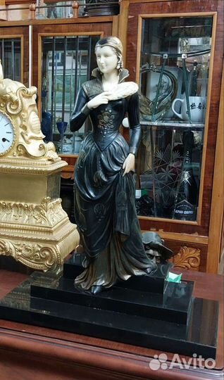 Бронзовая статуэтка Ар-деко