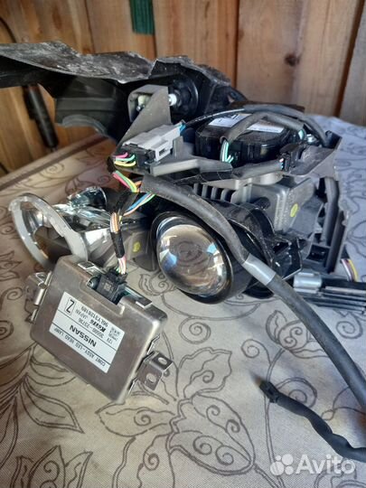 Передняя фара Nissan X-trail t32