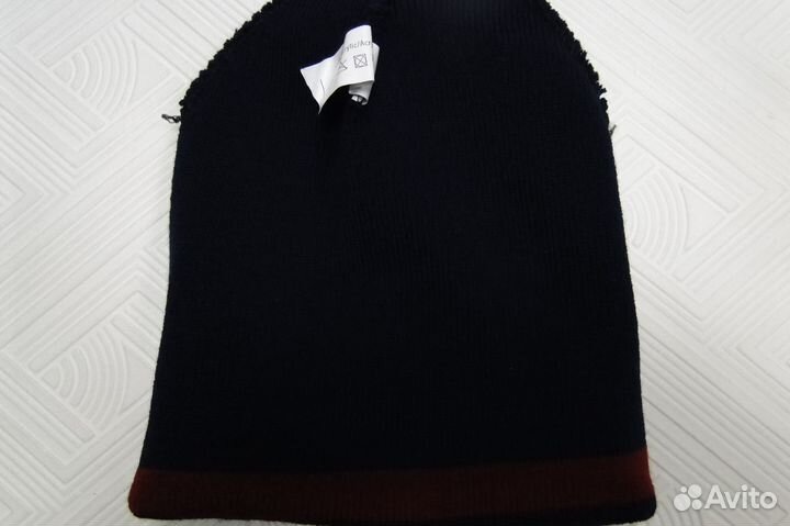 Шапка вязаная, трикотаж. Новая. Куплена в Канаде