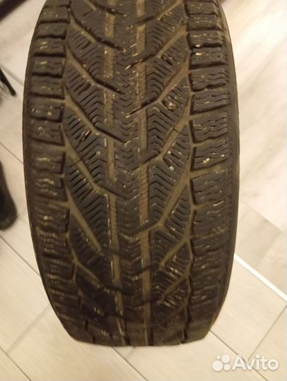 Kormoran Snow 245/45 R18 100V