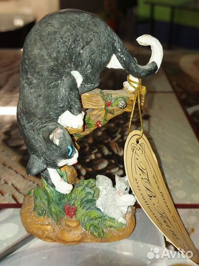 Статуэтка кошка