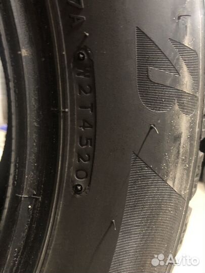 Bridgestone Ice Cruiser 7000S 235/55 R17 99T