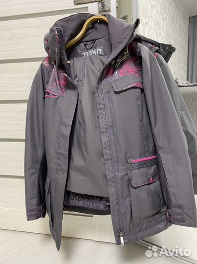 Сноубордический костюм женский