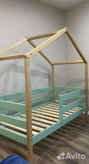 Кровать Домик
