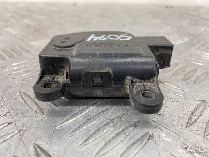 Б/У Сервопривод заслонки печки (моторчик