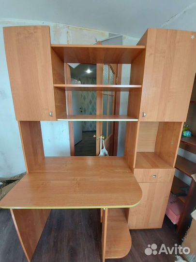 Письменный стол