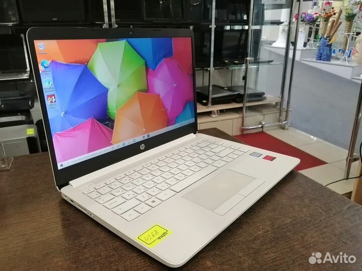 Белоснежный ноутбук HP Pavilion 14