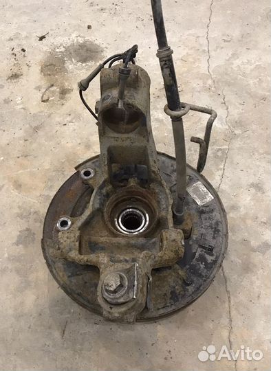 Цапфа задняя левая Land Rover Freelander 2