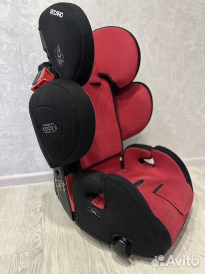 Автомобильное кресло