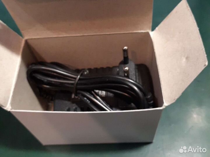 Зарядка для планшета 5V 2A 2,5x1,5мм