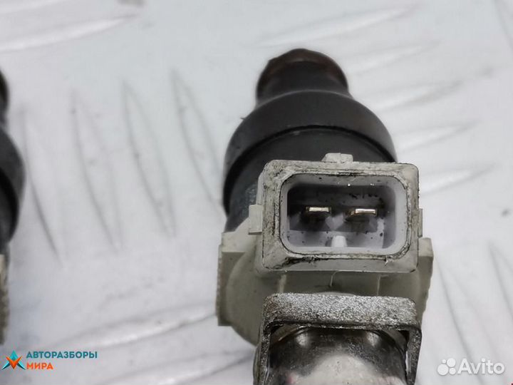 Форсунка Volkswagen Passat B3 1997 078133551E