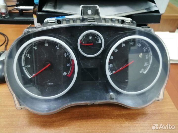 Щиток приборов Opel Corsa D АКПП 1,4