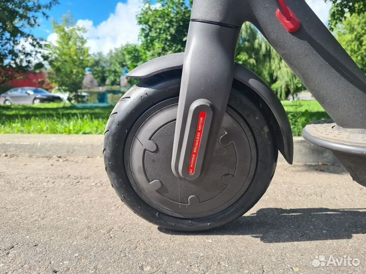 Продам Электросамокат Xiaomi mijia m365