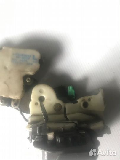 Замок двери задний левый Nissan Cube AZ10 CG10DE