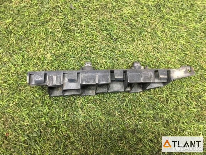 Крепление бампера передняя левая honda inspire