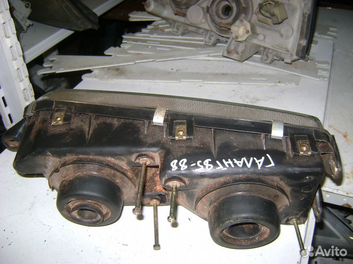 Фара правая Mitsubishi Galant E1 Митцубиси Галант