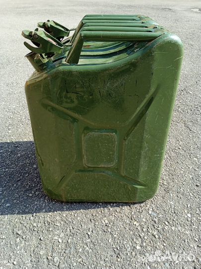 Канистра для бензина 20л