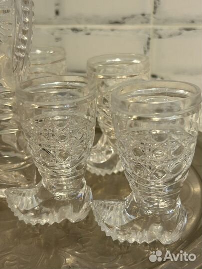 Хрустальные рюмки сапожки и графин сапог