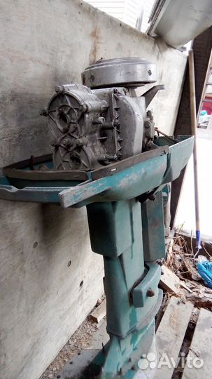 Продам лодочный двигатель нептун