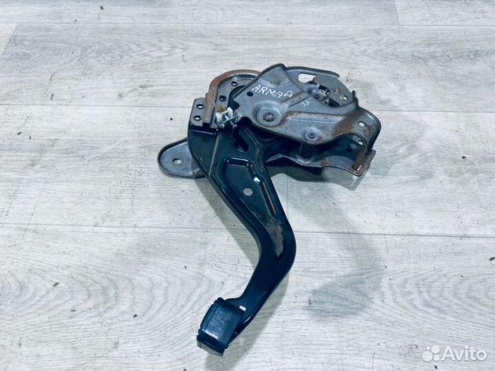 Педаль стояночного тормоза Nissan Armada SUV