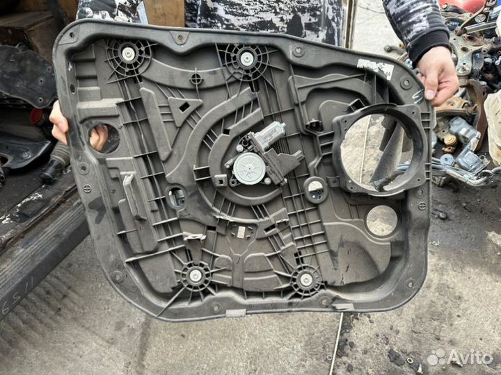 Стеклоподъёмник передний левый Kia Sorento Prime
