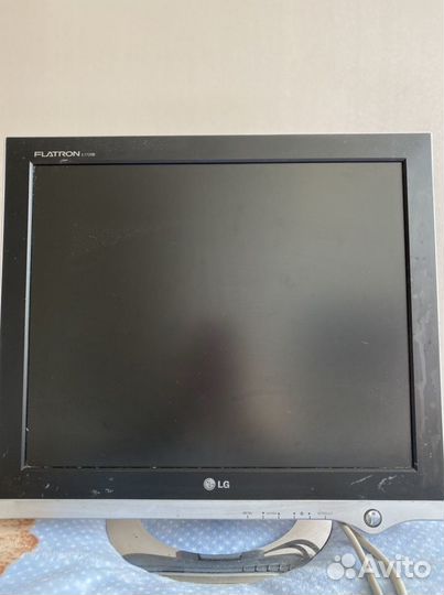 Монитор LG L1720B