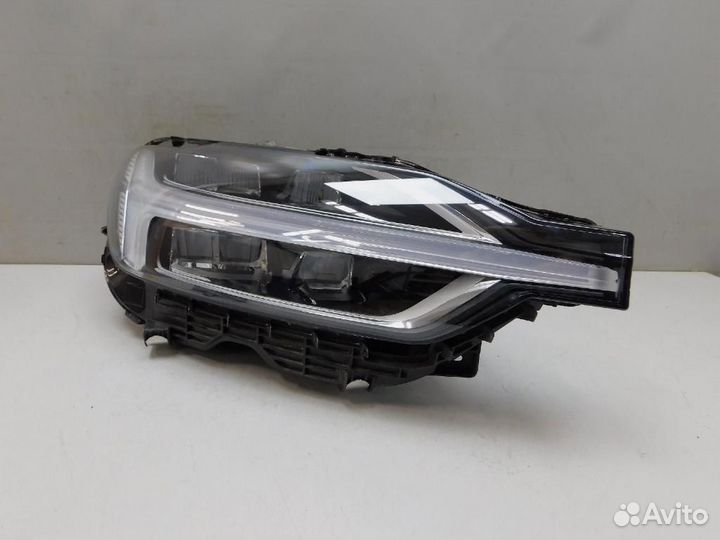 Фара правая Volvo XC60