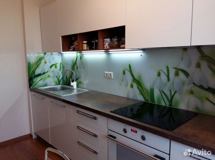 Стеклянный фартук под ключ