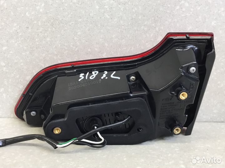 Фонарь задний внутренний левый FAW Besturn X40 (D1