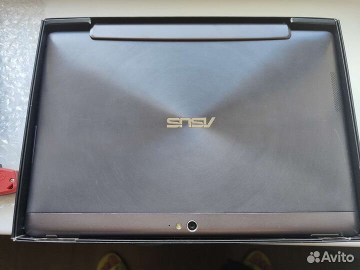 Планшет трансформер Asus TF700