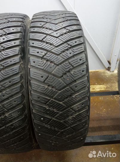 Goodyear UltraGrip Ice Arctic SUV 215/65 R17 98W