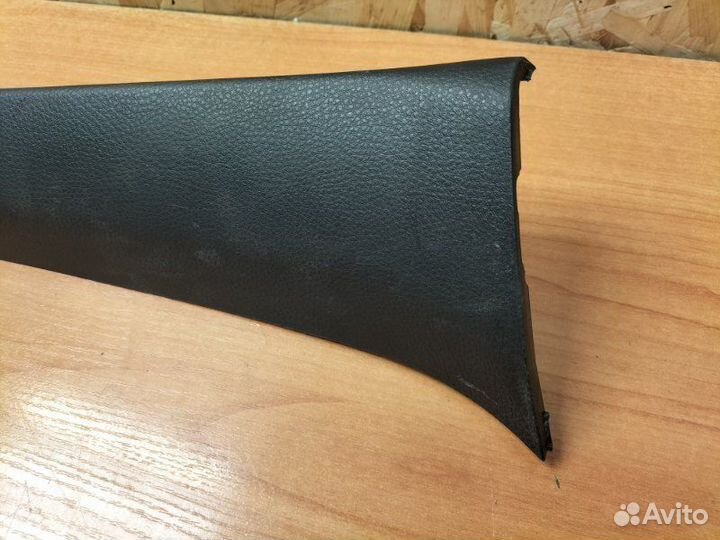 Обшивка двери багажника левая Mitsubishi Outlander