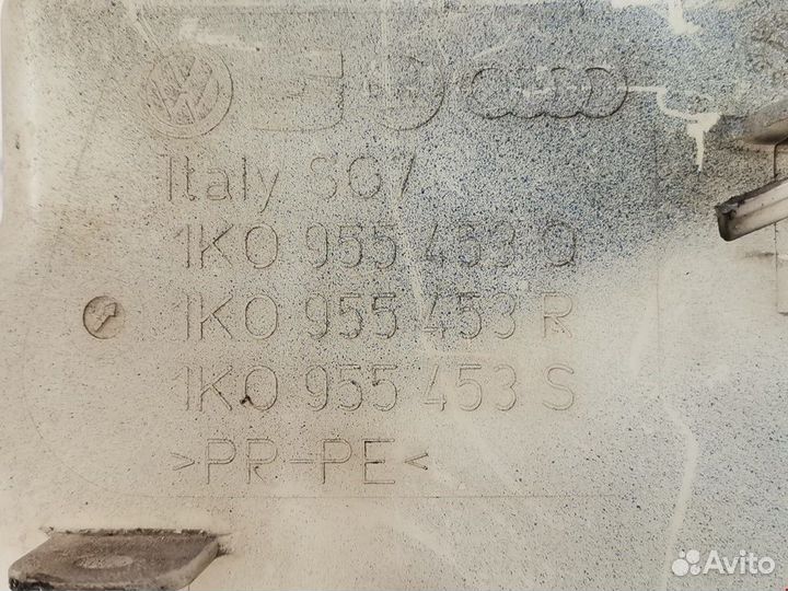 Бачок омывателя Volkswagen Touran 2005