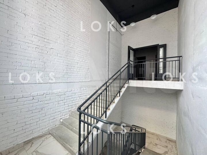 Помещение 124м2 с антресолью ЖК 