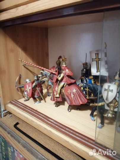 Рыцарь на коне. фирма schleich