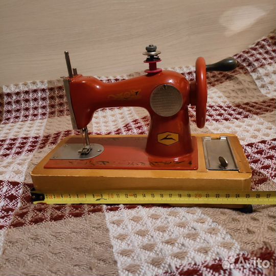 Детская швейная машинка СССР