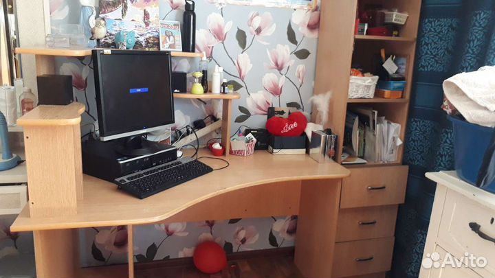 Школьный уголок, стойка под книги б/у