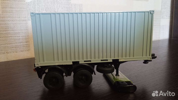 Полуприцеп контейнеровоз