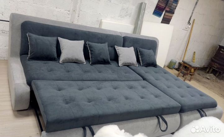 Угловой диван с оттоманкой