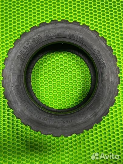 Покрышка внедорожная направленная 255/80 для М4