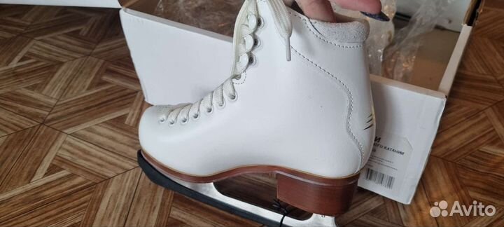 Коньки фигурные