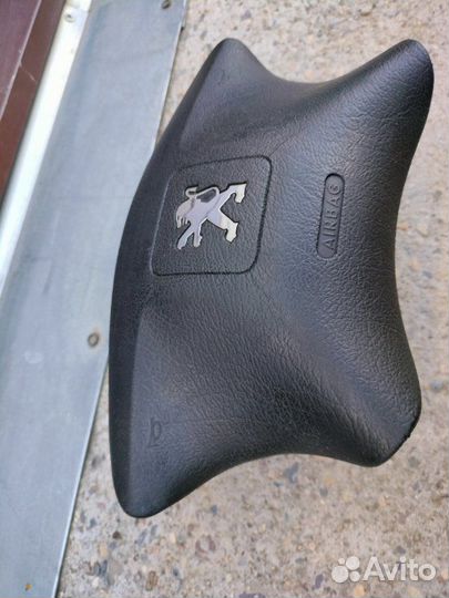 Подушка безопасности в руль Peugeot Partner
