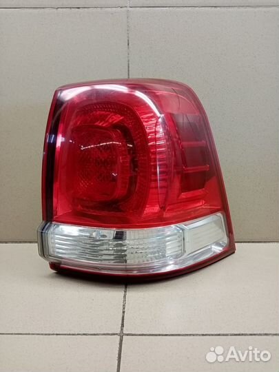 Фонарь задний наружный правый Land Cruiser (200) 2008