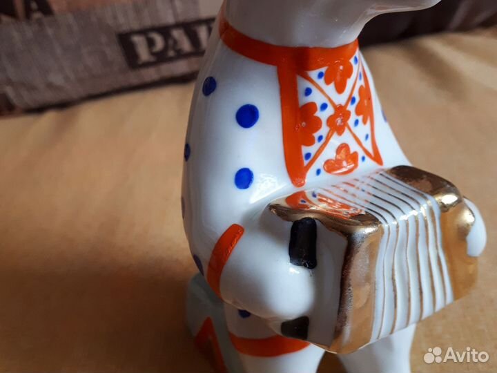 Фарфоровая статуэтка медведь Дулево