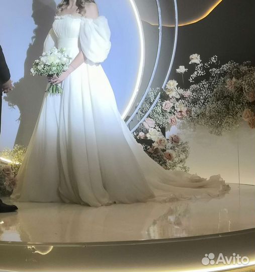 Свадебное платье