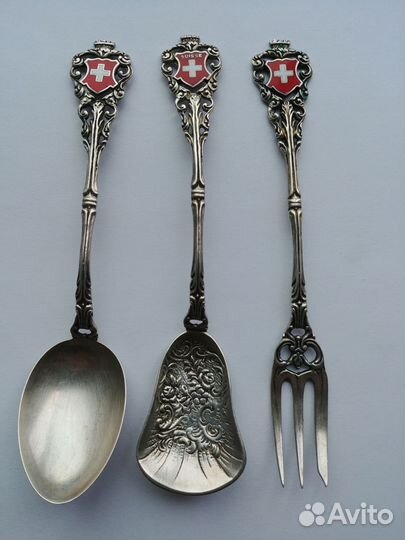 Набор серебряных столовых приборов Swiss