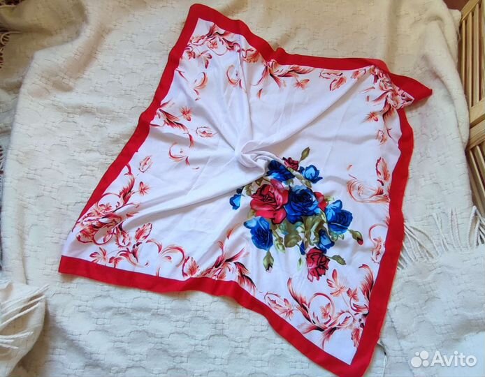 Платок в цветы Kenzo