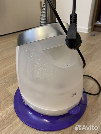 Отпариватель для одежды вертикальный