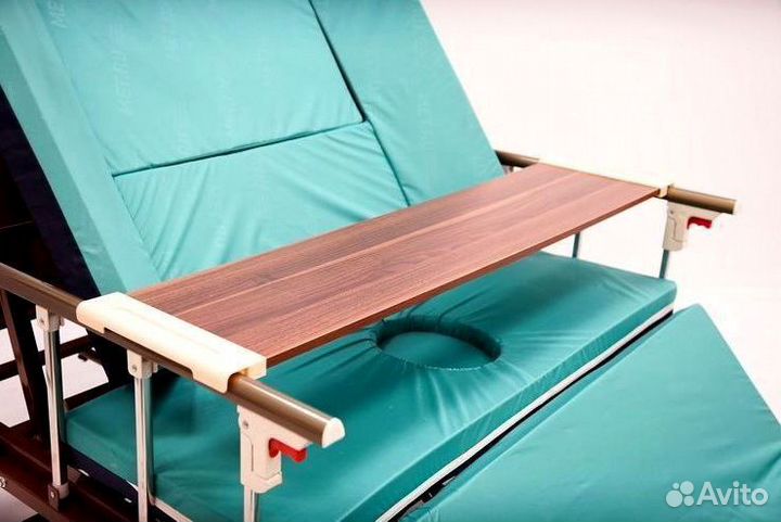 Медицинская кровать для ухода за больными
