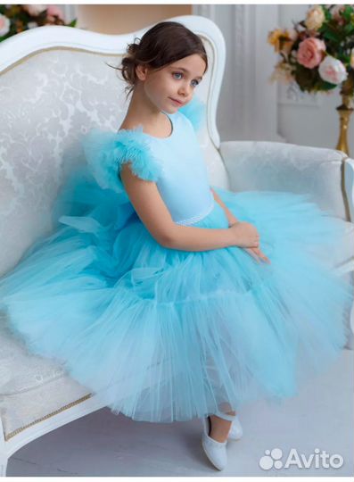 Платье для девочки пышное 140